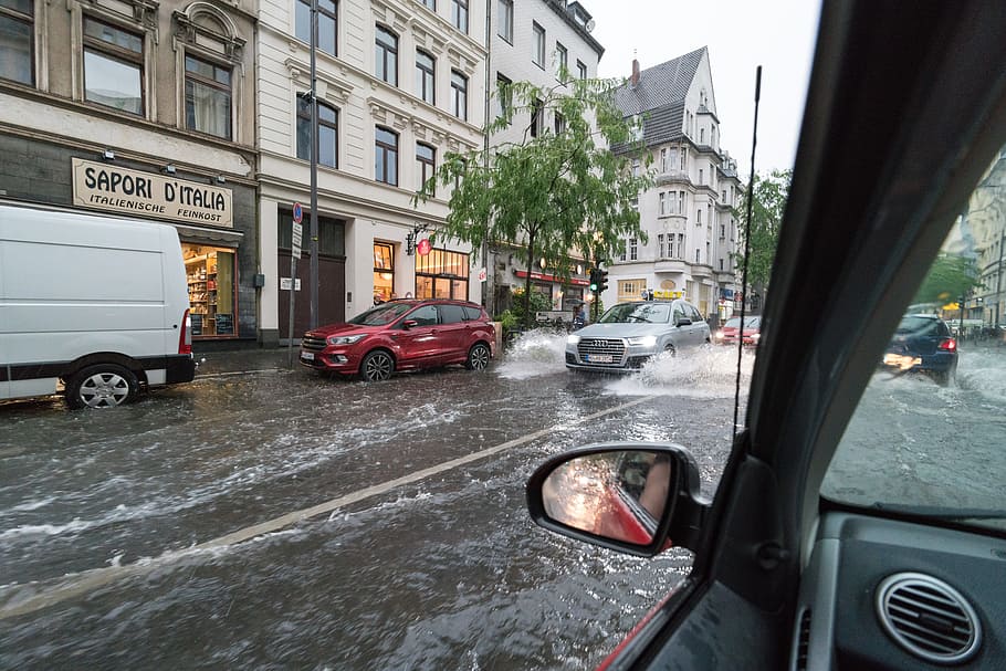 10 Steps To Follow When Our Car Is Flooded In Rain